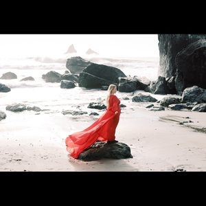 Red chiffon maternity dress for photo shoot